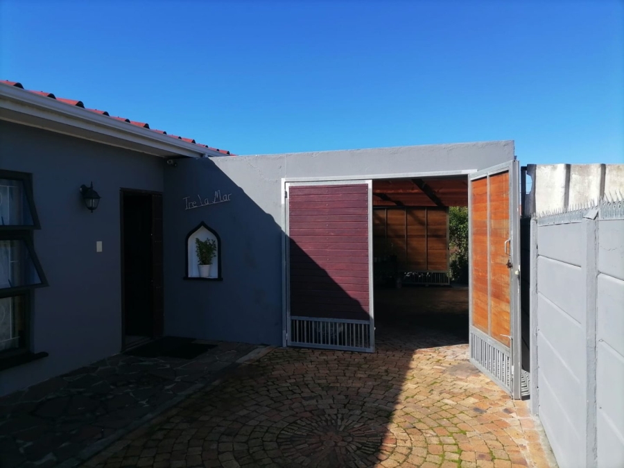 3 Bedroom Property for Sale in Grassy Park Western Cape